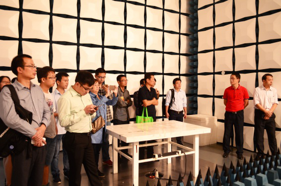 华通威“实验室开放日”活动顺利开展