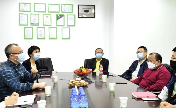 中检深圳公司高总率队慰问中检华通威员工 中检深圳公司高总率队慰问中检华通威员工