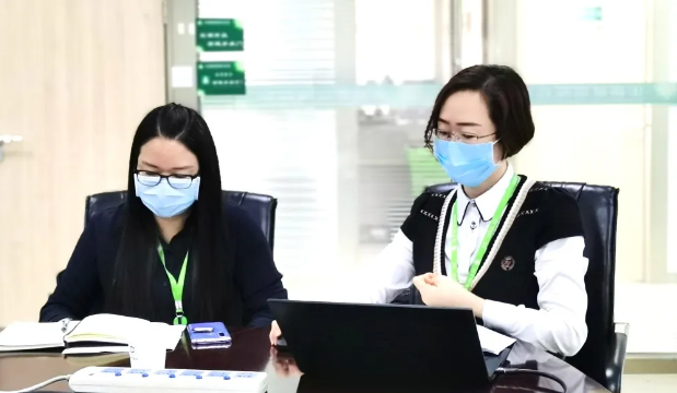 中检深圳公司高总率队慰问中检华通威员工 中检深圳公司高总率队慰问中检华通威员工