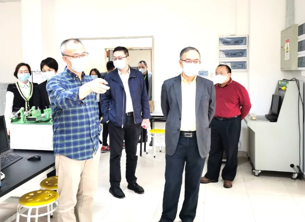 中检深圳公司高总率队慰问中检华通威员工 中检深圳公司高总率队慰问中检华通威员工